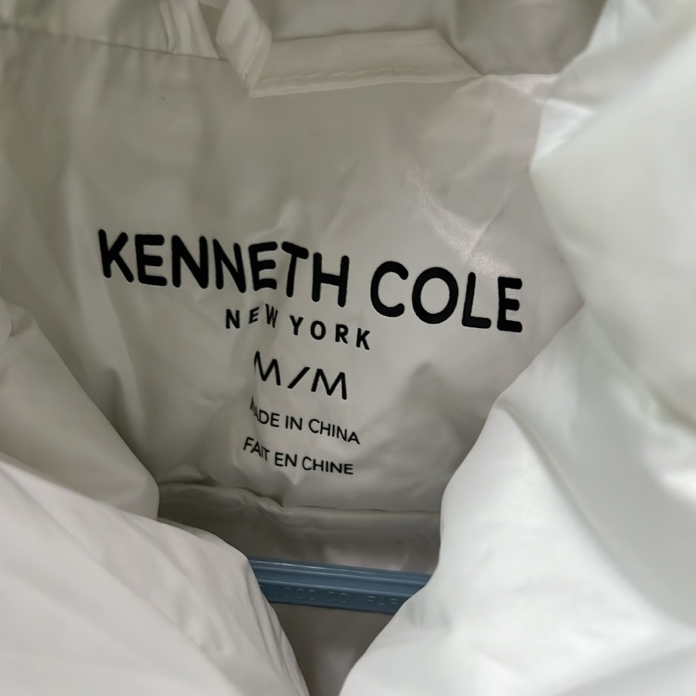 Kenneth Cole white sackable puffer vest - Picture 3 of 7
